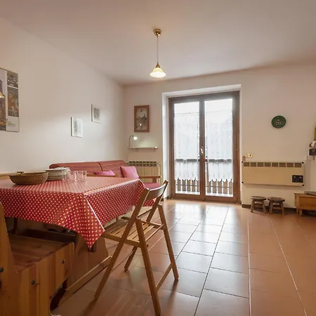 Due Gnomi - Affittipontedilegno *
